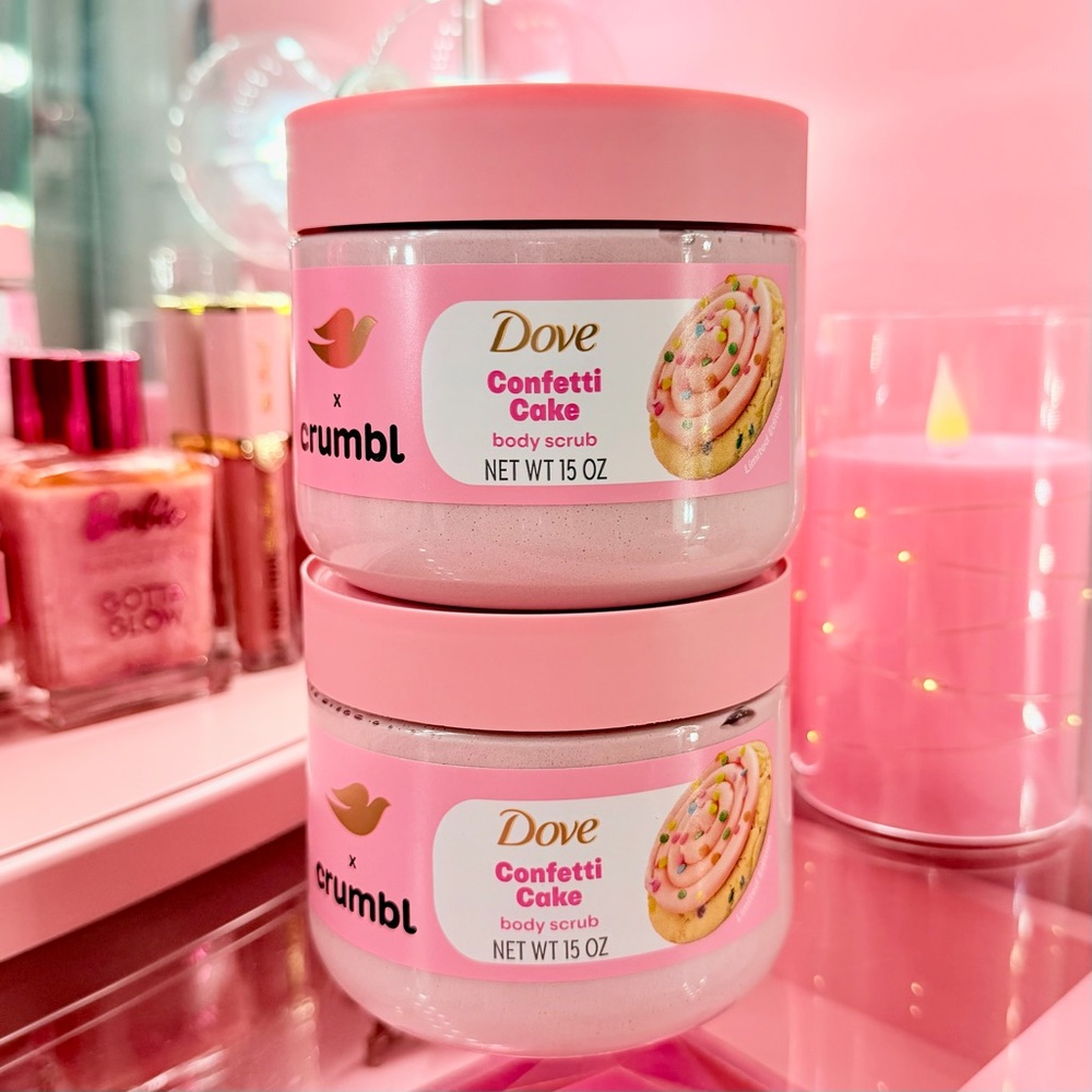 Dove x Crumbl Confetti Cake Body Scrub Limited Edition - Picture 1 of 3